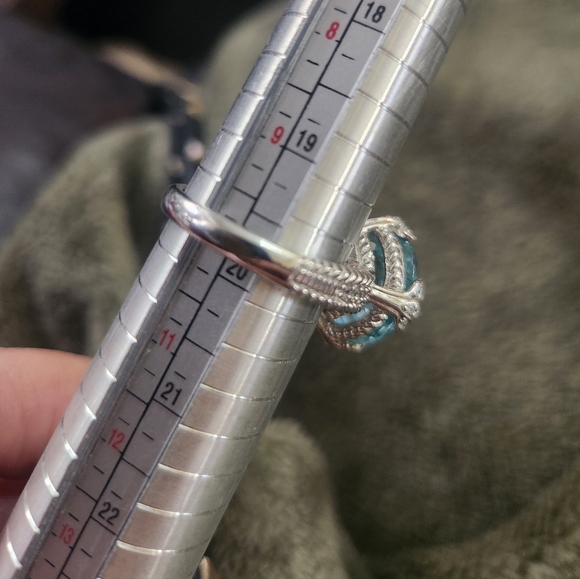 Judith Ripka Silver Ring with Blue/Green Aqua Gemstone. Size 10 925 - Picture 8 of 11